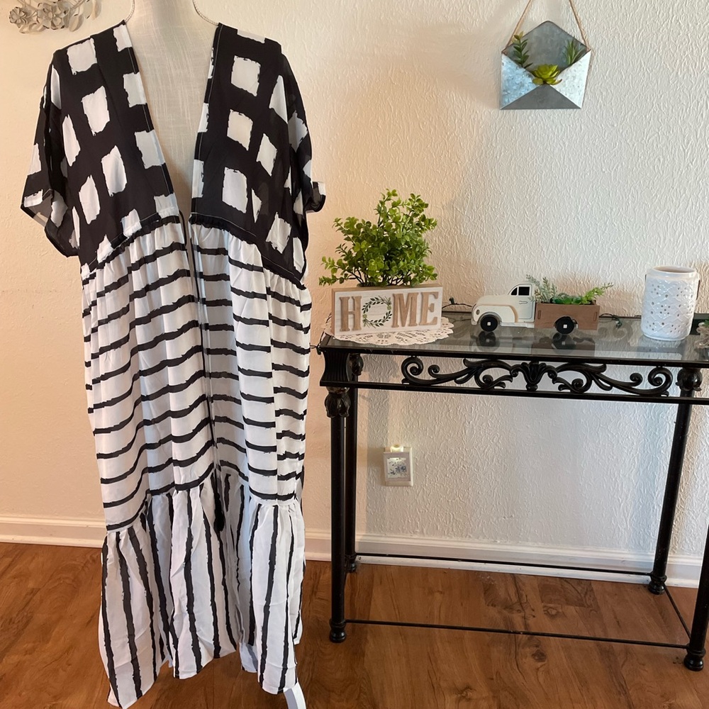 Black & white Drawstring Kimono